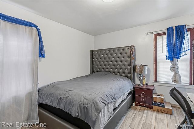 131 N Josephine Avenue, Waterford, MI 48328