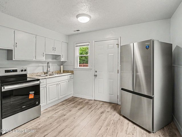 1043 Seelbach Ave, Louisville, KY 40215