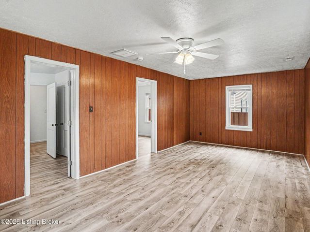 1043 Seelbach Ave, Louisville, KY 40215