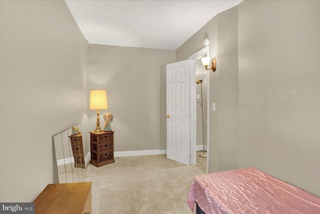 136 S QUEEN ST, York, PA 17403