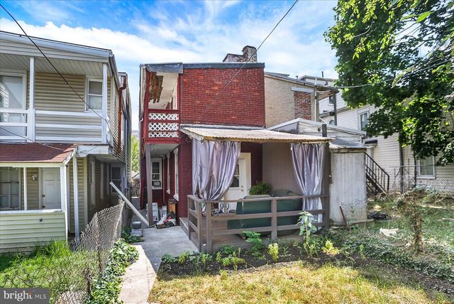 136 S QUEEN ST, York, PA 17403