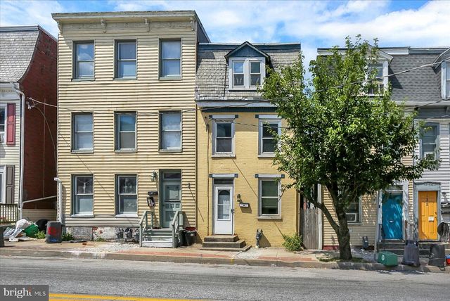 136 S QUEEN ST, York, PA 17403