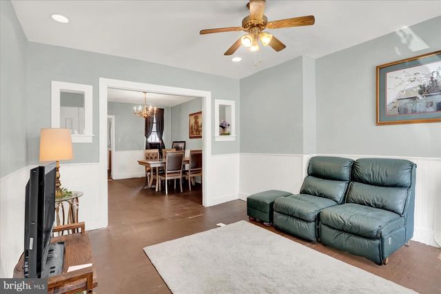 136 S QUEEN ST, York, PA 17403