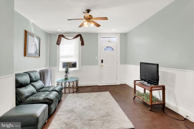 136 S QUEEN ST, York, PA 17403