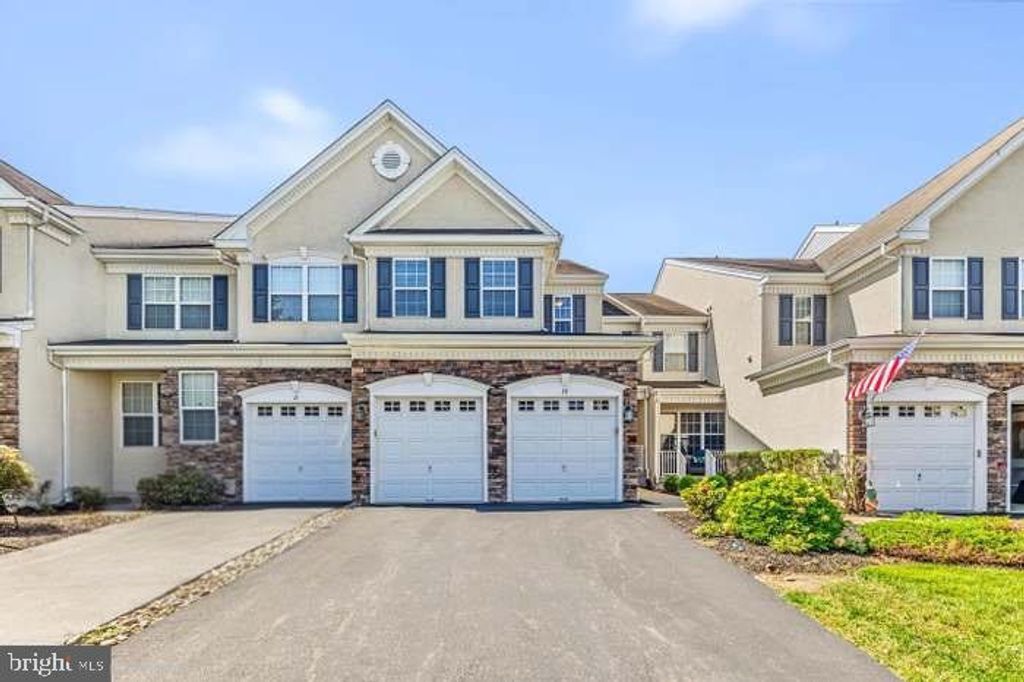 19 WHARTON DR, GLEN MILLS, PA 19342 — exterior