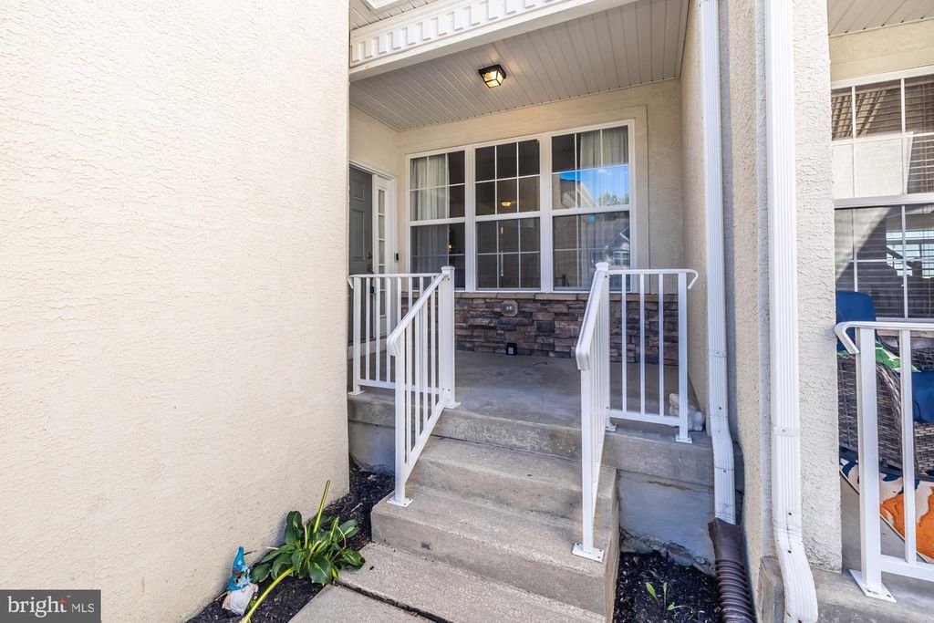 19 WHARTON DR, GLEN MILLS, PA 19342 — photo 4