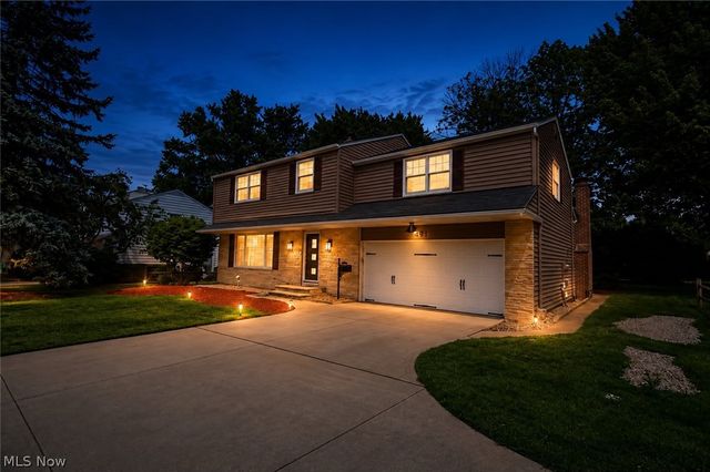 891 Brainard Road, Highland Heights, OH 44143