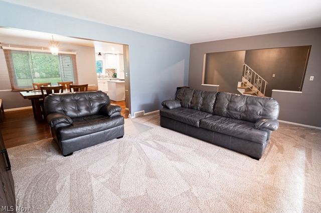891 Brainard Road, Highland Heights, OH 44143
