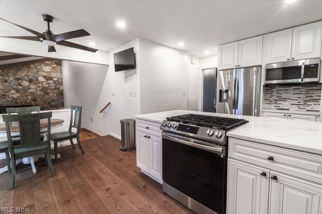 891 Brainard Road, Highland Heights, OH 44143