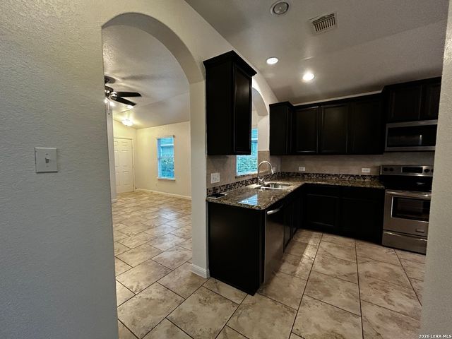 2273 LIGHTHOUSE DR, New Braunfels, TX 78130