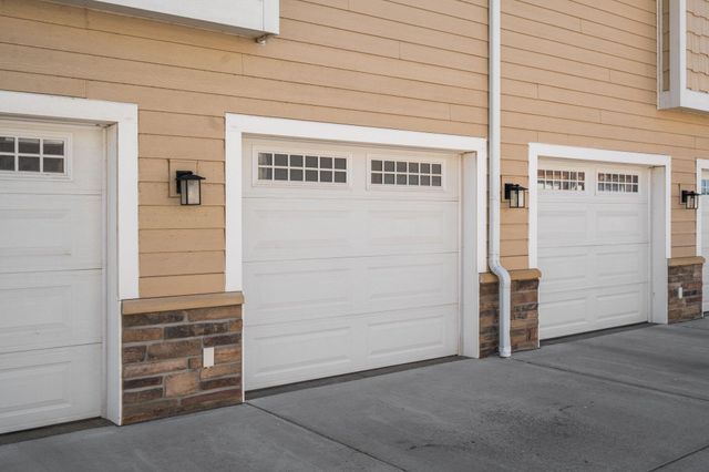 611 Woodland Drive, Dexter City, MI 48130