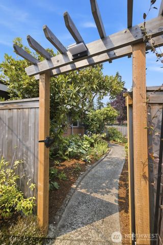 2411 156th Avenue SE, Bellevue, WA 98007