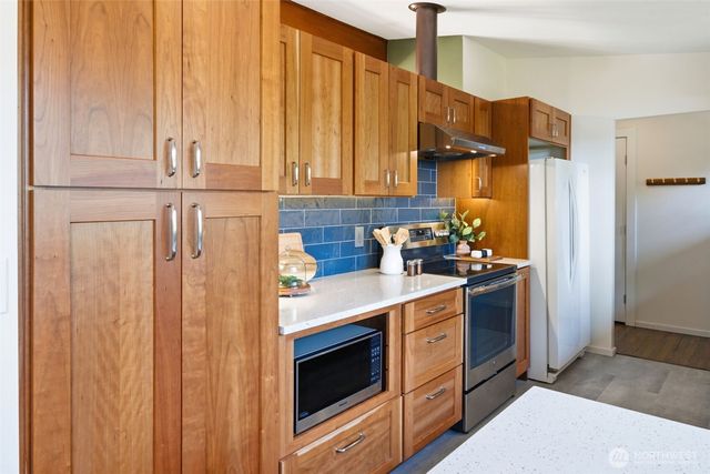 2411 156th Avenue SE, Bellevue, WA 98007