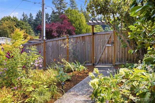 2411 156th Avenue SE, Bellevue, WA 98007