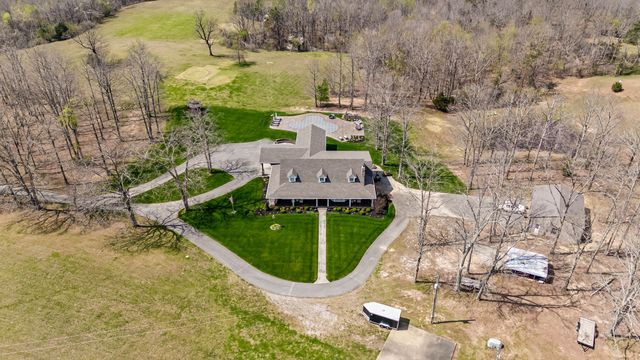 1051 Smith Avenue, Hohenwald, TN 38462