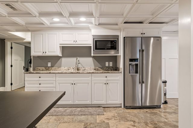 1051 Smith Avenue, Hohenwald, TN 38462