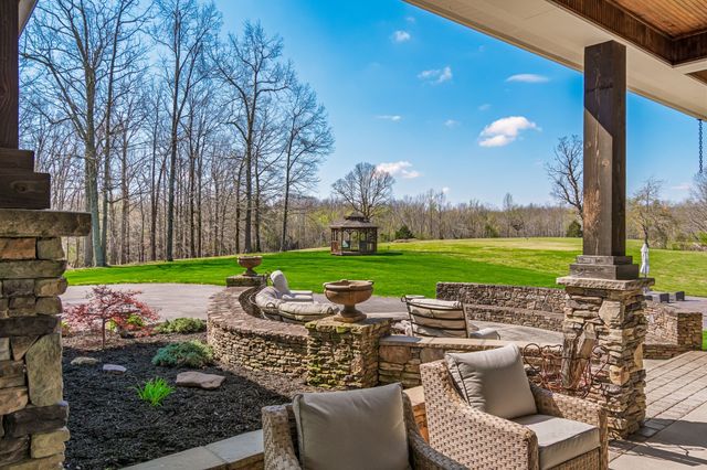 1051 Smith Avenue, Hohenwald, TN 38462