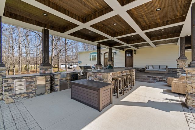 1051 Smith Avenue, Hohenwald, TN 38462