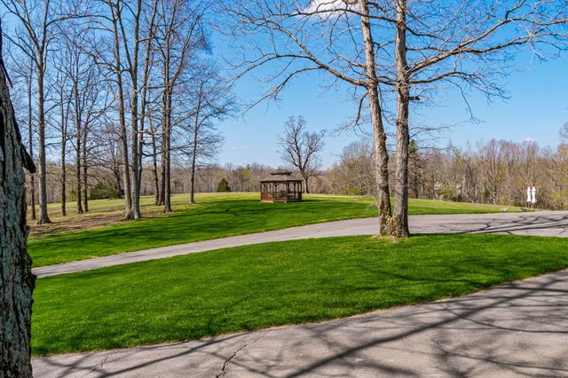 1051 Smith Avenue, Hohenwald, TN 38462