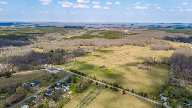 1051 Smith Avenue, Hohenwald, TN 38462