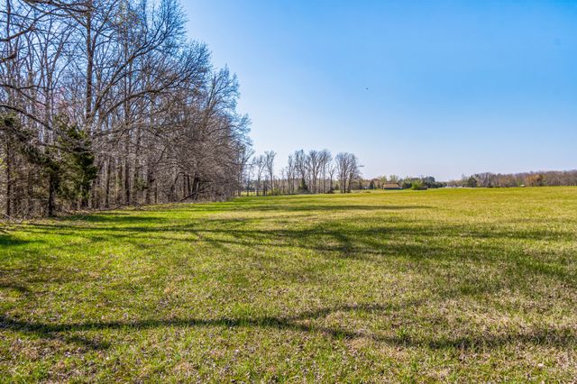 1051 Smith Avenue, Hohenwald, TN 38462
