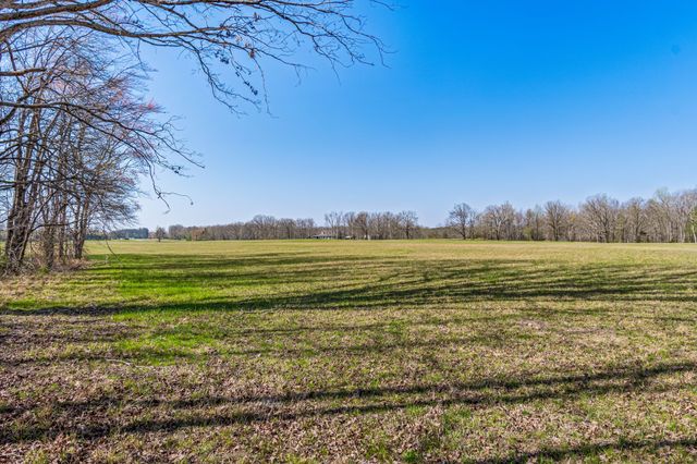 1051 Smith Avenue, Hohenwald, TN 38462