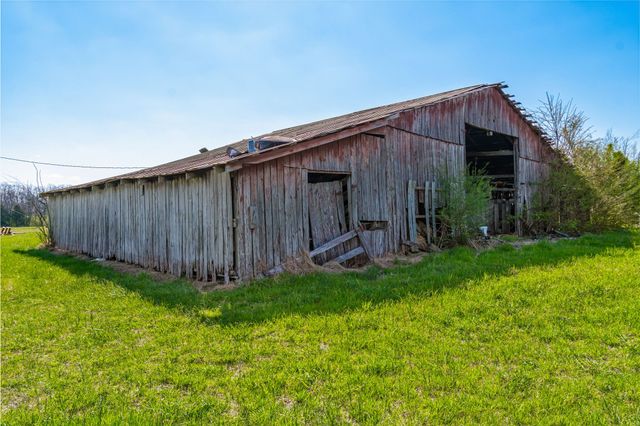 1051 Smith Avenue, Hohenwald, TN 38462