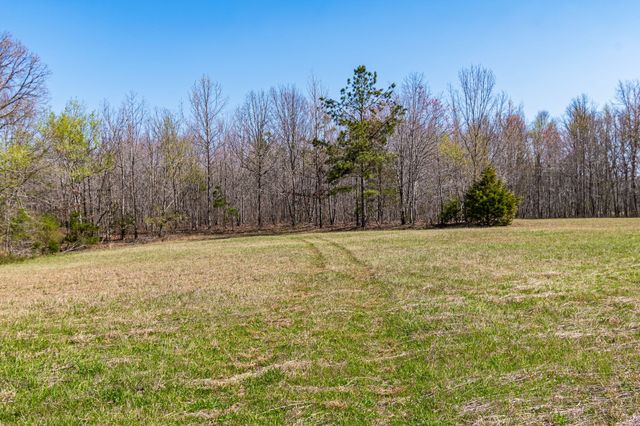 1051 Smith Avenue, Hohenwald, TN 38462