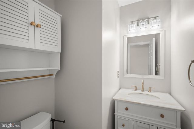 8229 SUNSET DR, Manassas, VA 20110