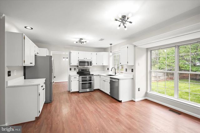 8229 SUNSET DR, Manassas, VA 20110
