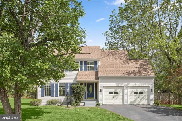 8229 SUNSET DR, Manassas, VA 20110