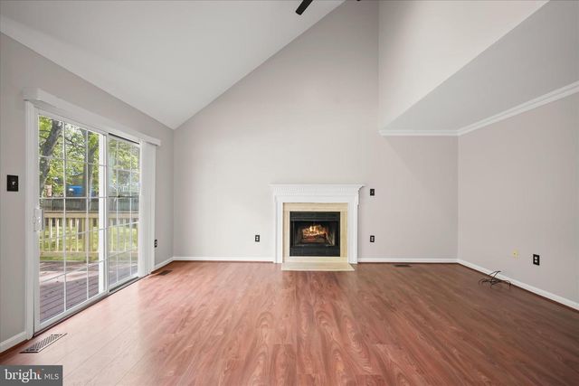 8229 SUNSET DR, Manassas, VA 20110