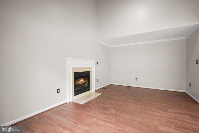 8229 SUNSET DR, Manassas, VA 20110