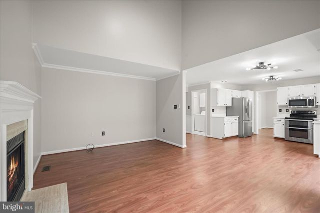8229 SUNSET DR, Manassas, VA 20110