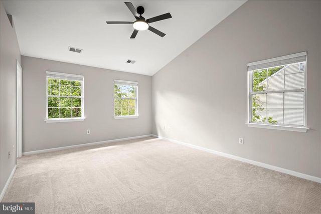 8229 SUNSET DR, Manassas, VA 20110