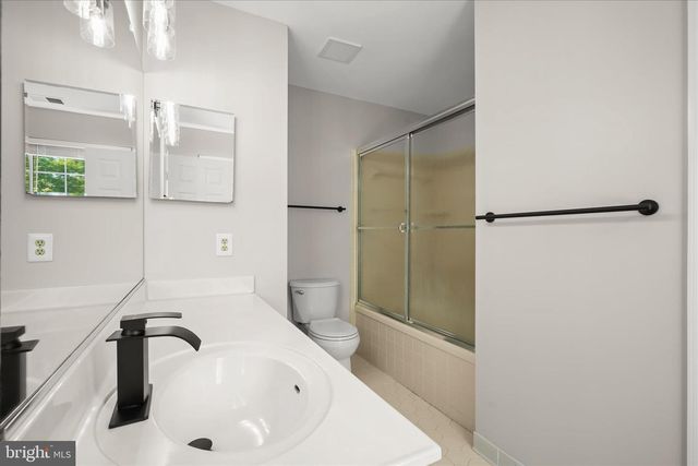 8229 SUNSET DR, Manassas, VA 20110