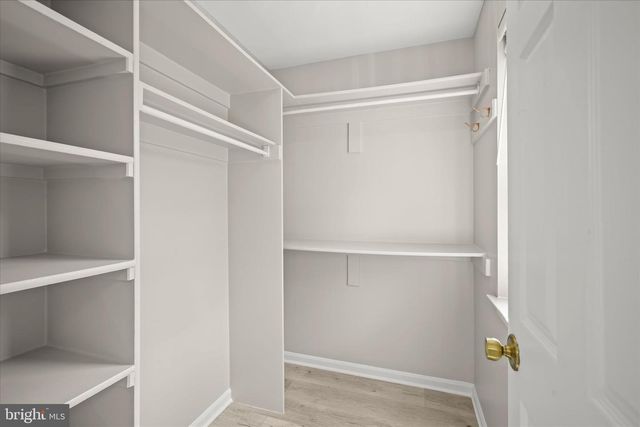 8229 SUNSET DR, Manassas, VA 20110
