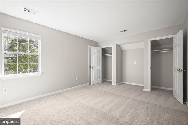 8229 SUNSET DR, Manassas, VA 20110