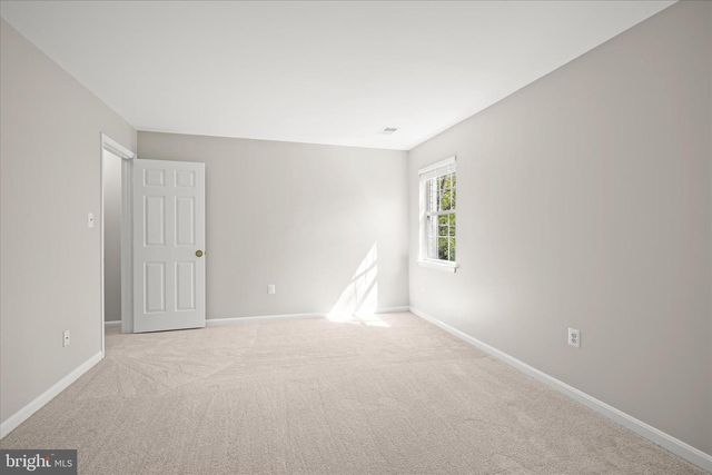 8229 SUNSET DR, Manassas, VA 20110