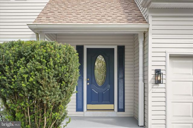 8229 SUNSET DR, Manassas, VA 20110