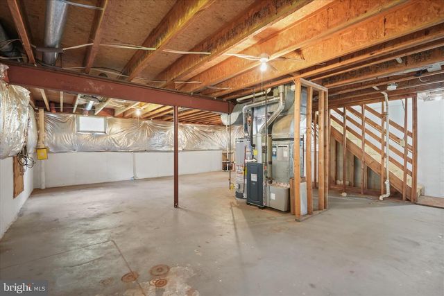 8229 SUNSET DR, Manassas, VA 20110