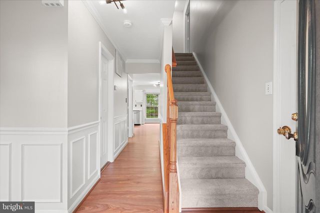 8229 SUNSET DR, Manassas, VA 20110