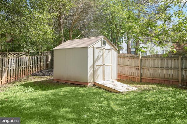 8229 SUNSET DR, Manassas, VA 20110