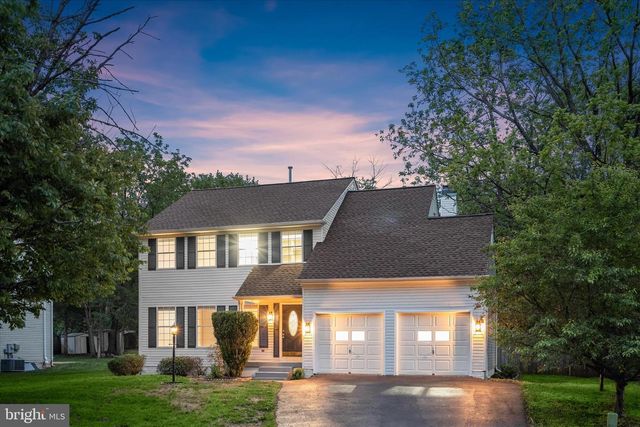 8229 SUNSET DR, Manassas, VA 20110