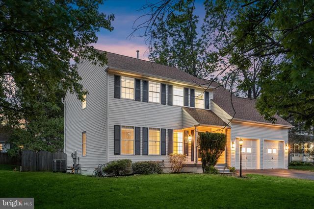 8229 SUNSET DR, Manassas, VA 20110