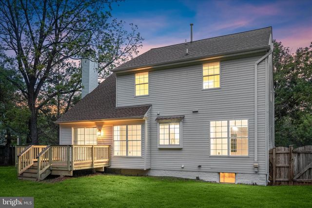 8229 SUNSET DR, Manassas, VA 20110