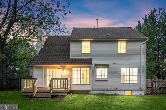 8229 SUNSET DR, Manassas, VA 20110