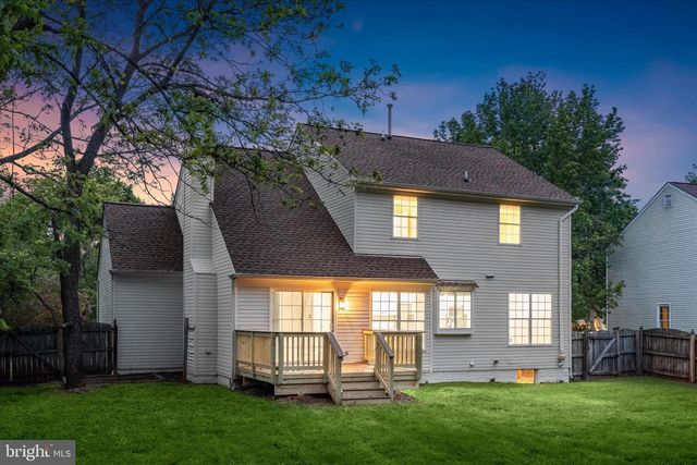 8229 SUNSET DR, Manassas, VA 20110