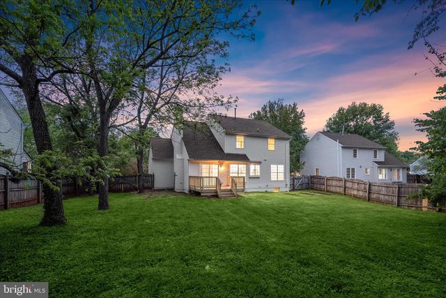 8229 SUNSET DR, Manassas, VA 20110