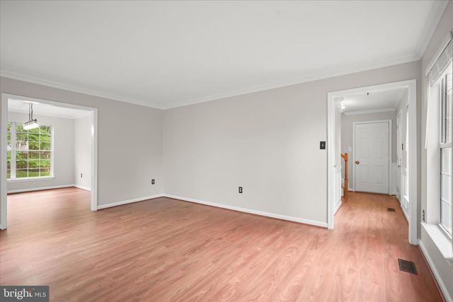 8229 SUNSET DR, Manassas, VA 20110